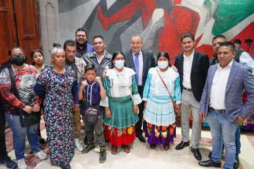 Llama David Parra a alcaldes a dar apoyo a los artesanos mexiquenses